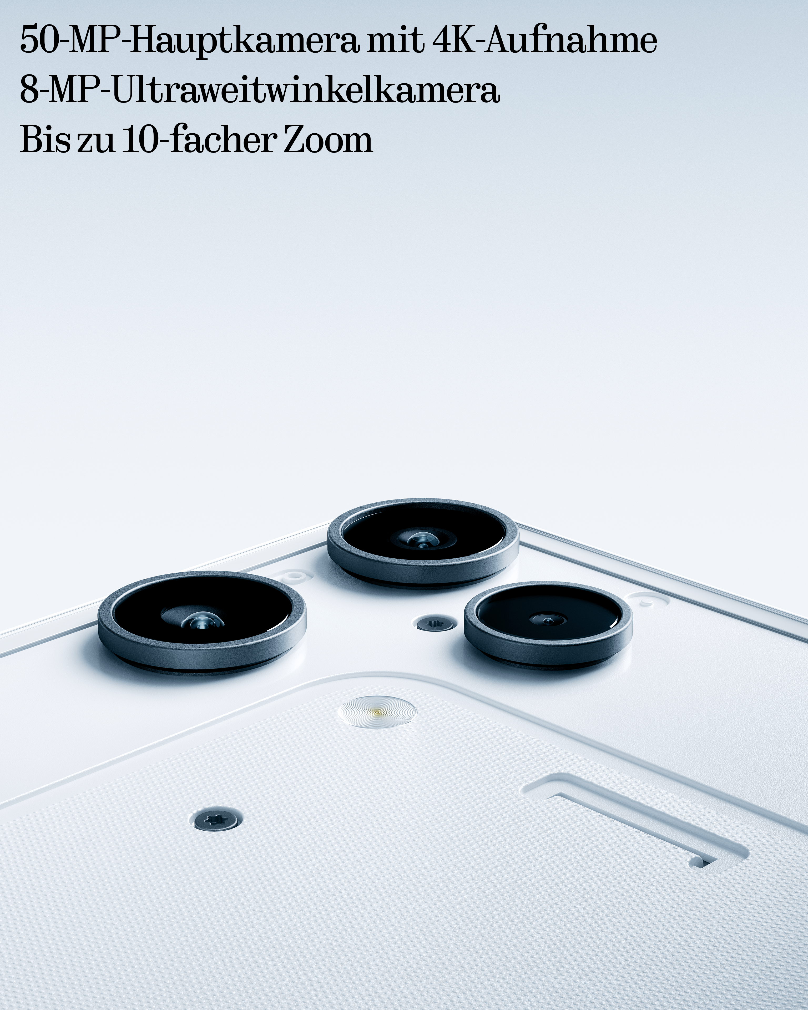 Nahaufnahme eines Telefonkameramoduls mit drei Linsen. Das Telefon hat eine weiße Textur.