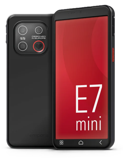 Zwei schwarze Smartphones. Eines zeigt einen roten Bildschirm mit 'E7 mini'. Das andere zeigt Kameralinsen und eine Herzform.