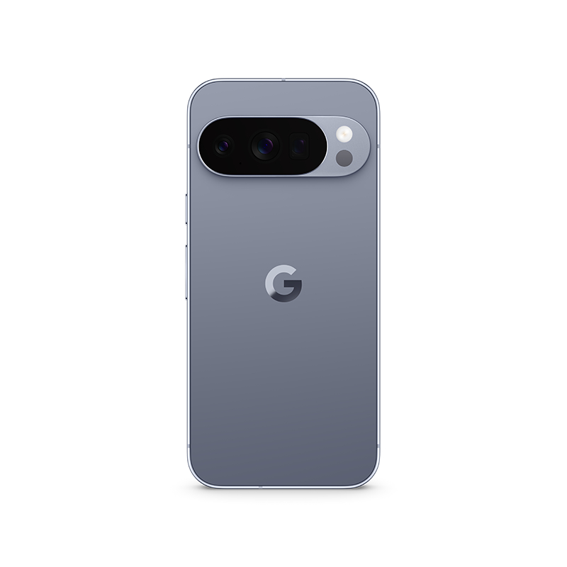 Ein blaues Google Pixel-Telefon. Es hat eine Kameraleiste, das Google-Logo und einen silbernen Rahmen. Der Hintergrund ist weiß.